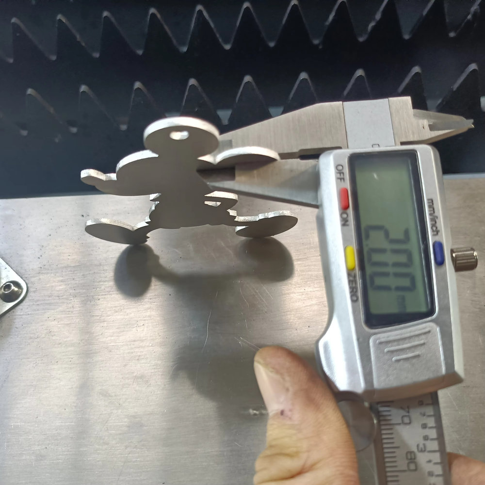 Endüstriyel Sınıf 1kw 1.5kw 2k - Industrial Laser Cutter For Metal incelemesi ve fiyatı