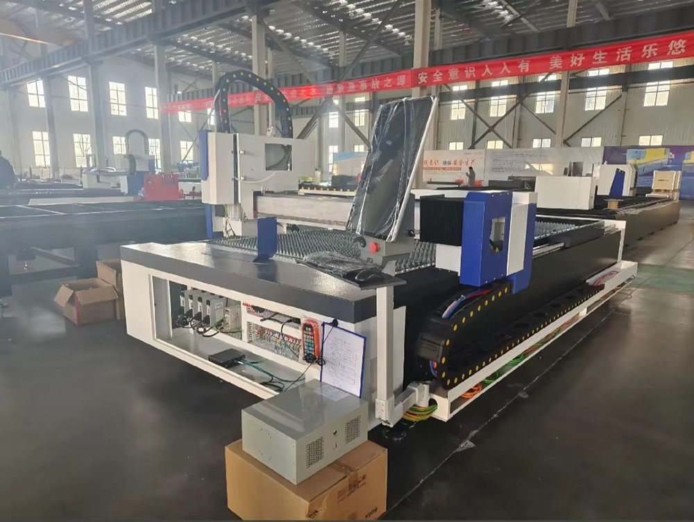 Endüstriyel 3000W CNC Fiber La - Industrial Laser Cutter For Metal incelemesi ve fiyatı