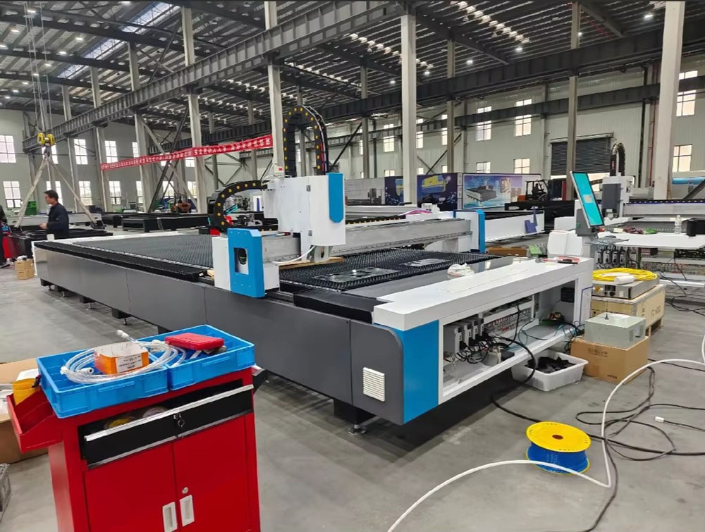 Endüstriyel 3000W CNC Fiber La - Industrial Laser Cutter For Metal incelemesi ve fiyatı